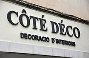 Letras corpóreas en diferentes materiales